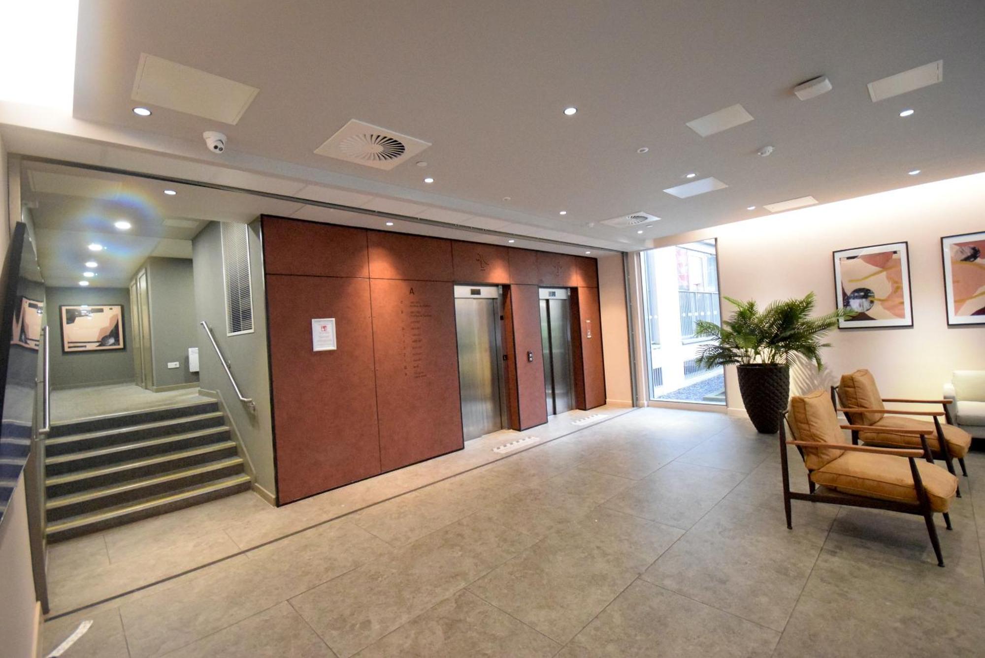 Apartamento Life - 2-bed 1-bath Top-floor In New Cross *